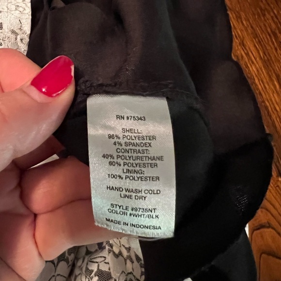 CYNTHIA ROWLEY | White & Black Laced Dress. Sz. 6 - Picture 8 of 9